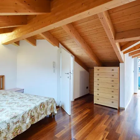 In With House Sea View Διαμέρισμα