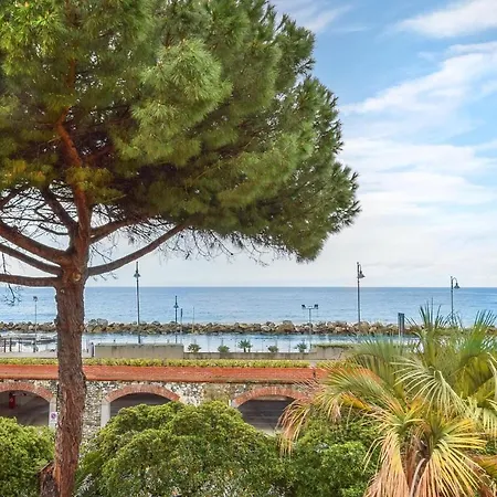 In With House Sea View Διαμέρισμα